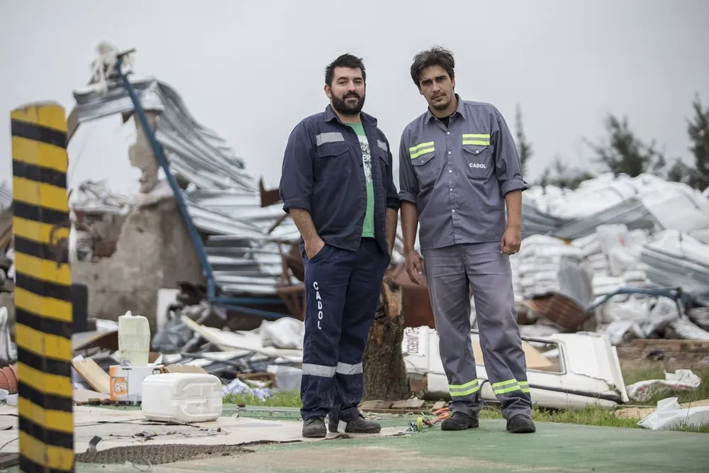 Luis Villalba y Gustavo Bergara, empleados de la Cooperativa Agraria de Dolores