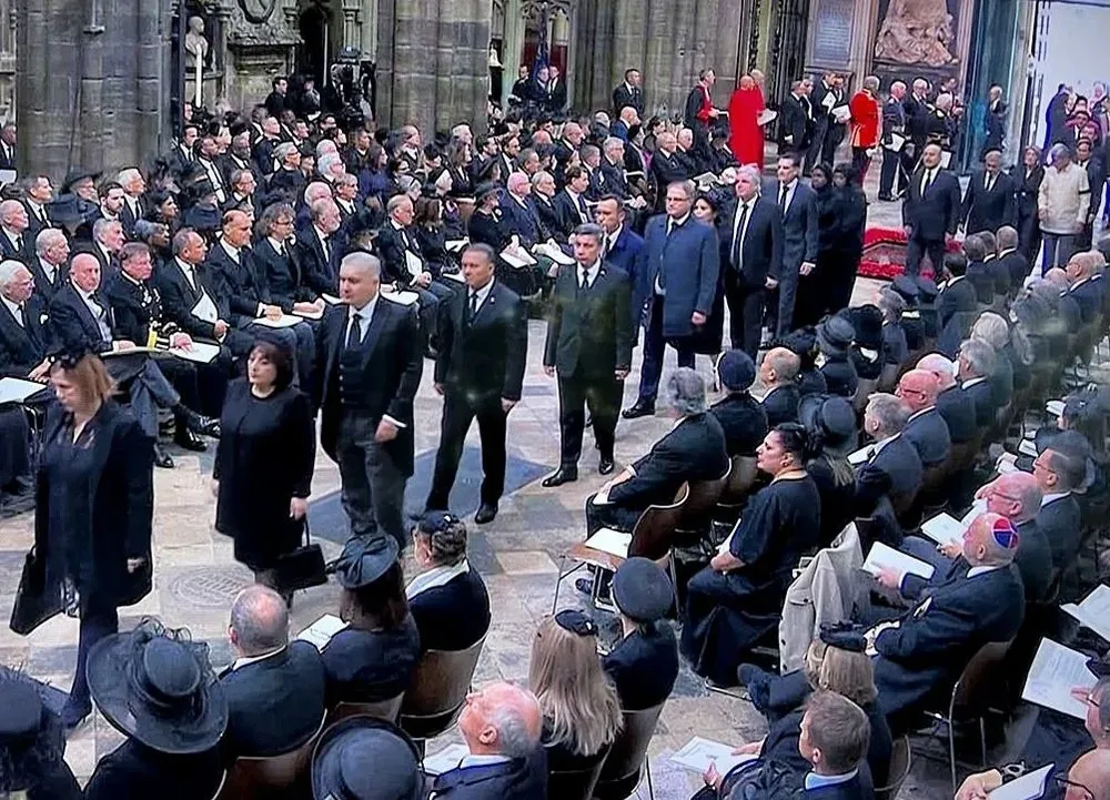 Bustillo llega a la Abadía de Westminster