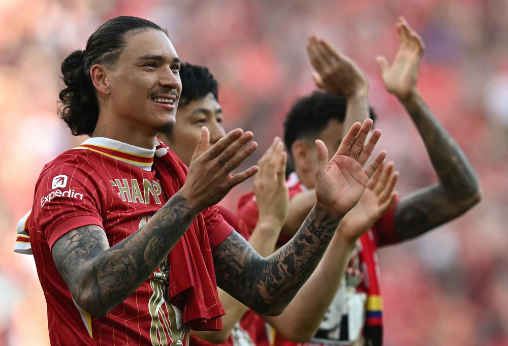 Darwin Núñez celebra el título de Liverpool de la Premier League Darwin Núñez celebra el título de Liverpool de la Premier League