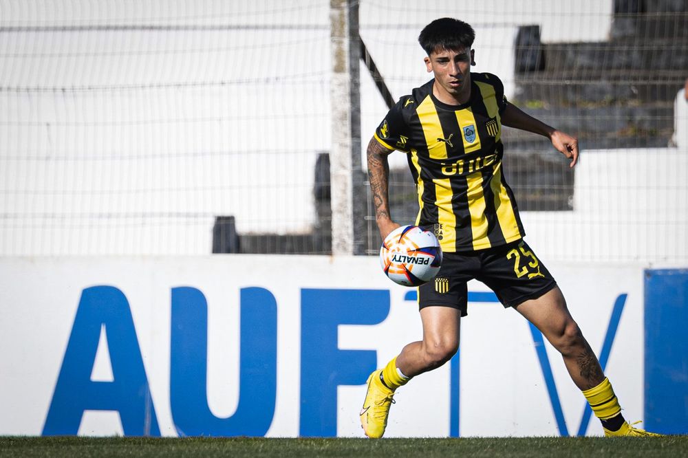 Valentín Rivera en Danubio Peñarol Copa AUF Uruguay