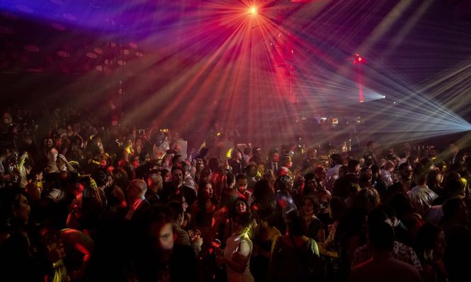 La Comunidad de Madrid autoriza seis macrofiestas de Nochevieja con aforo de casi 4.550 personas