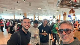 Mathías Acuña, Ramiro Cristóbal y Rodrigo Formento y el representante Johan Wilson en su llegada a Ecuador