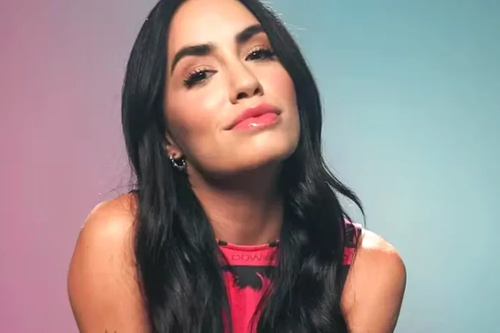 Momento incómodo: Lali Espósito intentó seducir a un fan sin saber que tenía novia