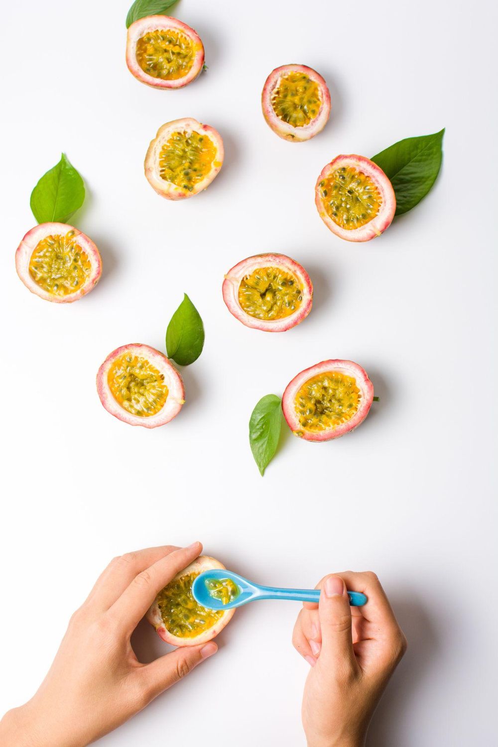 Una taza de maracuyá puede aportar hasta 5 g de proteína.