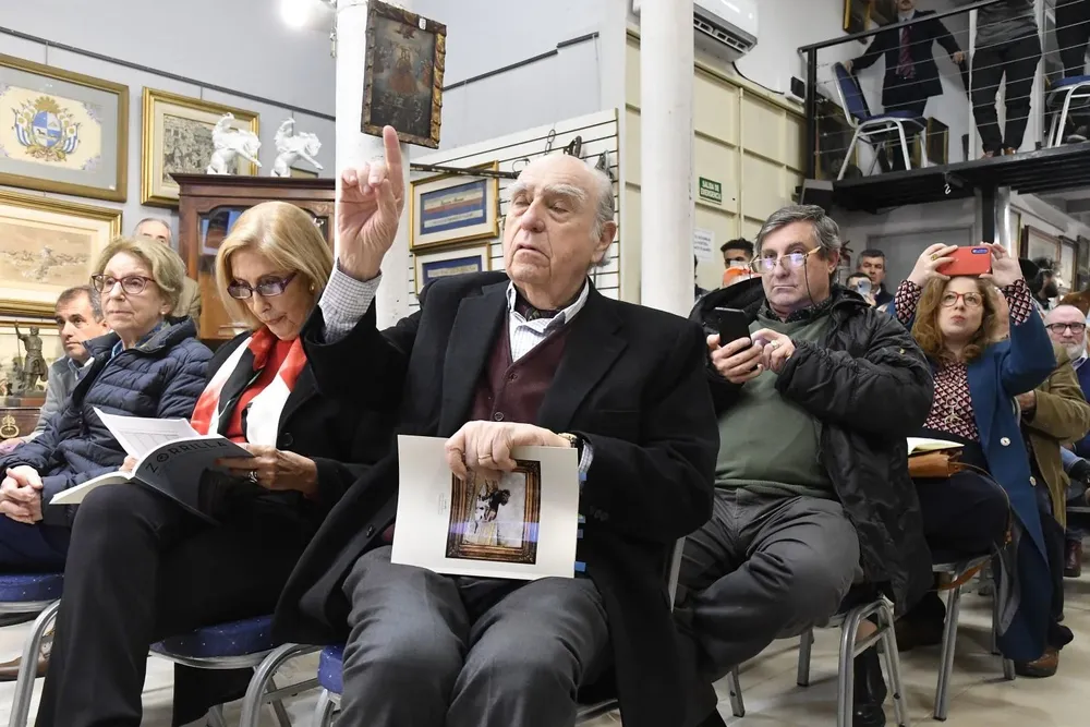 Sanguinetti ofertó en seis de los 837 lotes; en dos ganó la puja