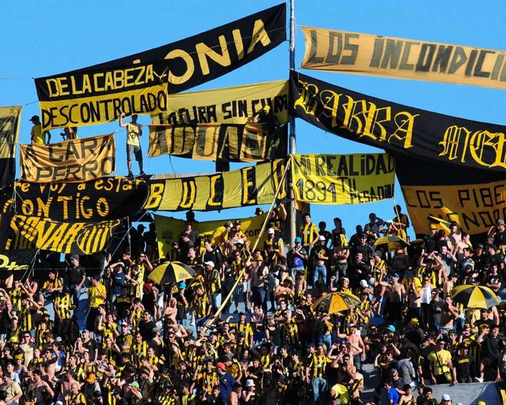 El hincha carbonero otra vez dirá presente ante Emelec