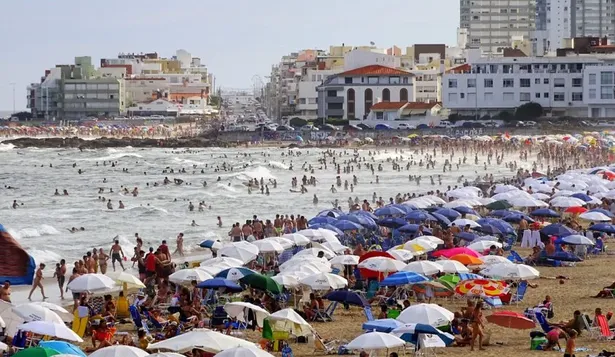 Temporada estival recibió más de un millón de turistas en bimestre