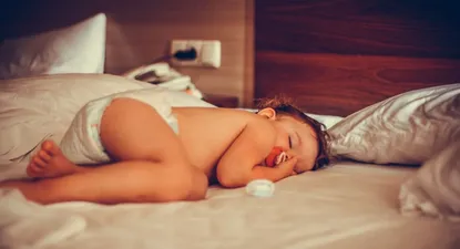como conciliar el sueno en noches de calor extremo