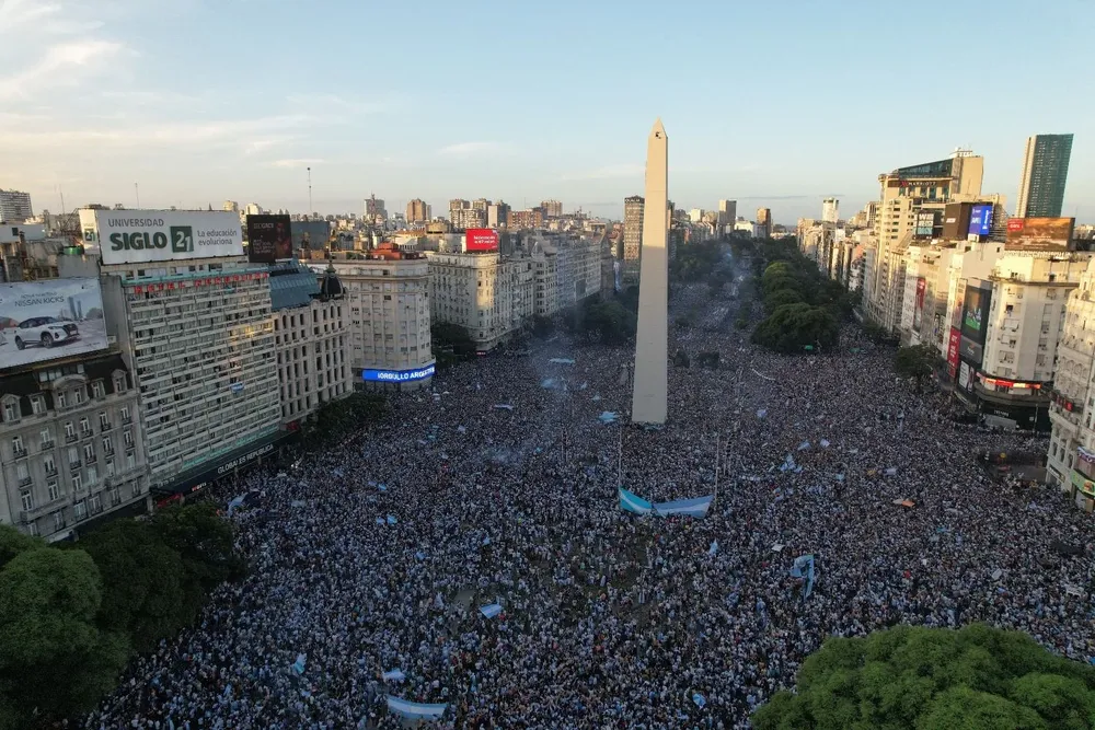 Una multitud concurrió al Obelisco