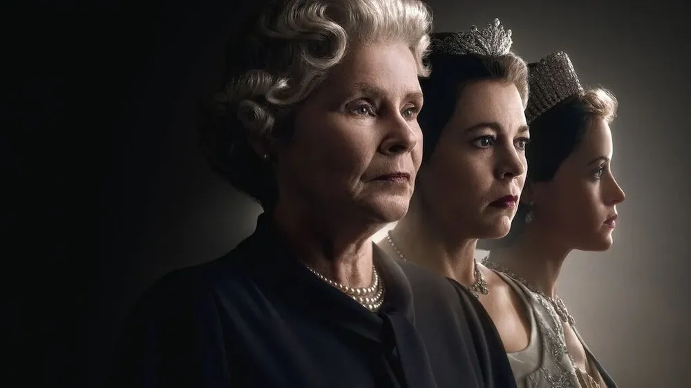 Imagen superpuesta de las tres actrices que han interpretado a Isabel II a lo largo de las seis temporadas de ‘The Crown’: Imelda Staunton, Olivia Colman y Claire Foy