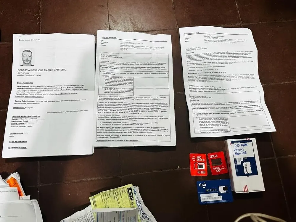 Documentos incautados en allanamiento