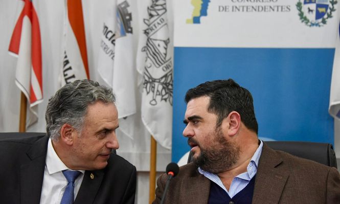 Yamandú Orsi en el Congreso de Intendentes.