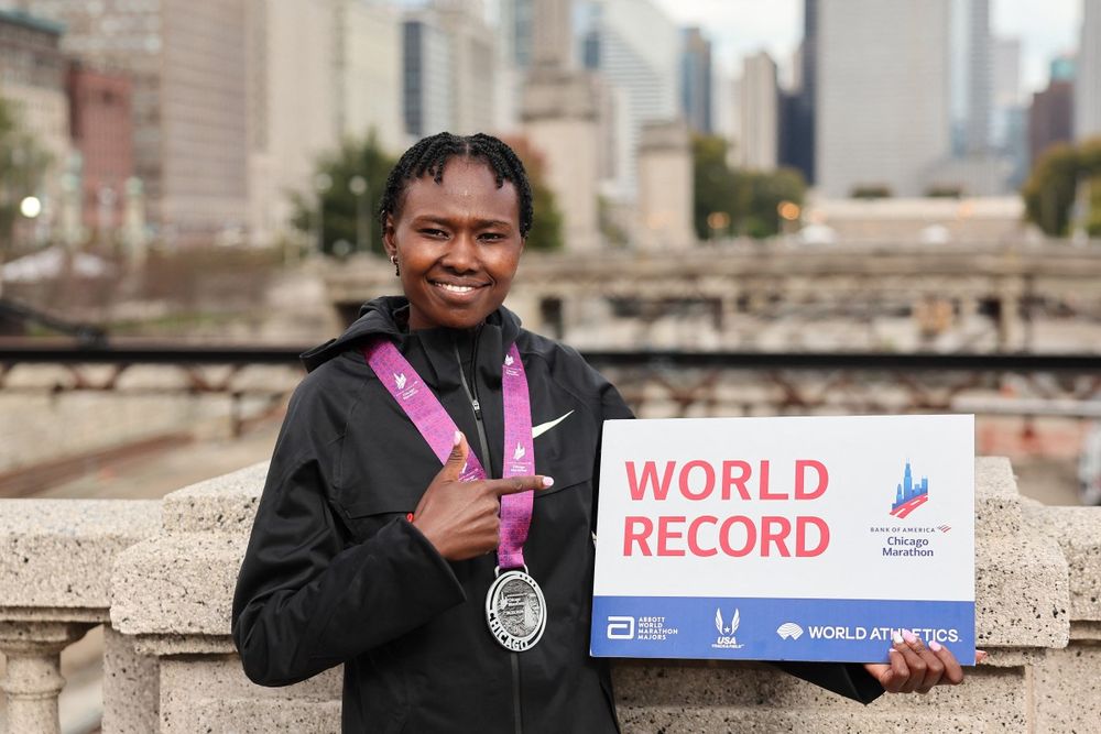 Ruth Chepngetich cuando batió el récord mundial de maratón