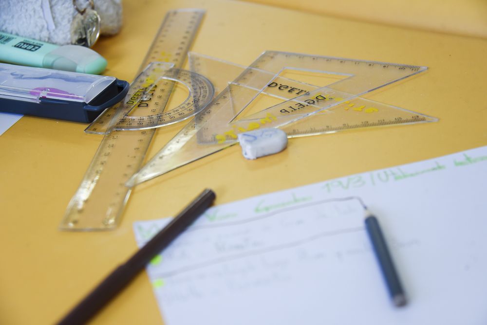 20240319 Utiles escolares, utiles de geometria. Escuela pública, alumnos, escolares, educación pública. (1).jpg