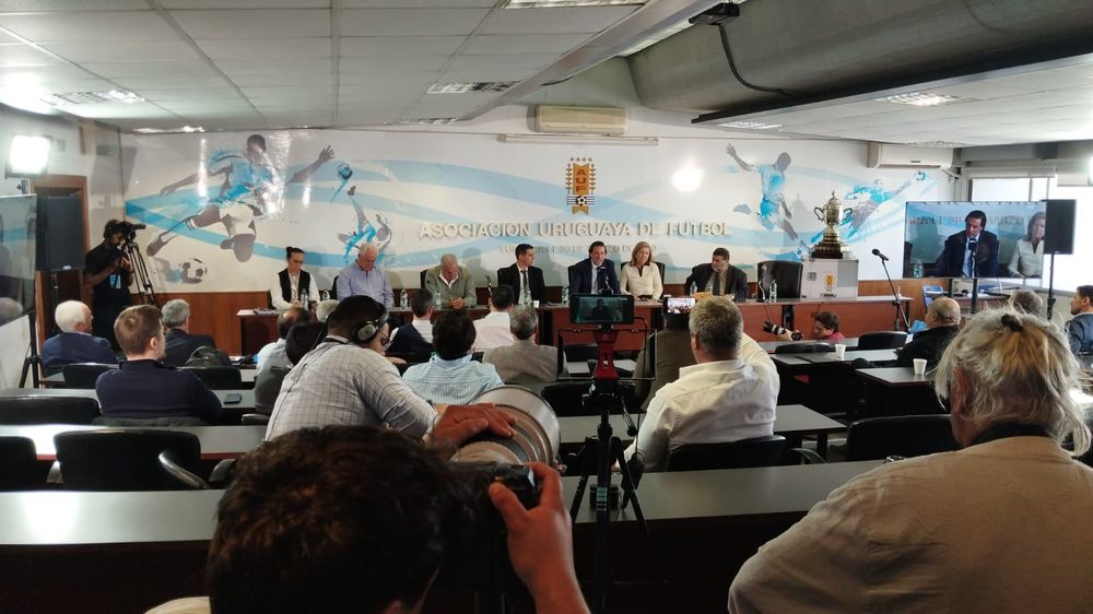 Presentación de los ofertantes en la licitación en la AUF