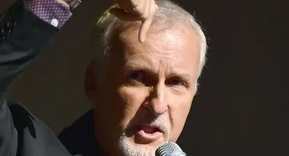El explorador y director James Cameron habla luego de la proyección de su película Deepsea Challnge 3D