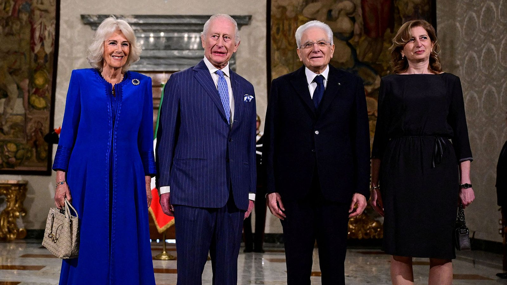 Carlos III y Camila junto al presidente italiano Sergio Mattarella en el Palacio del Quirinal,