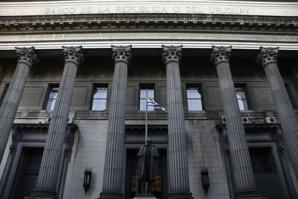 Directivo del Fondes reclama por utilidades pendientes del BROU.