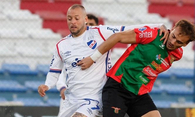 Nicolás López de Nacional ante Boston River por el Torneo Clausura