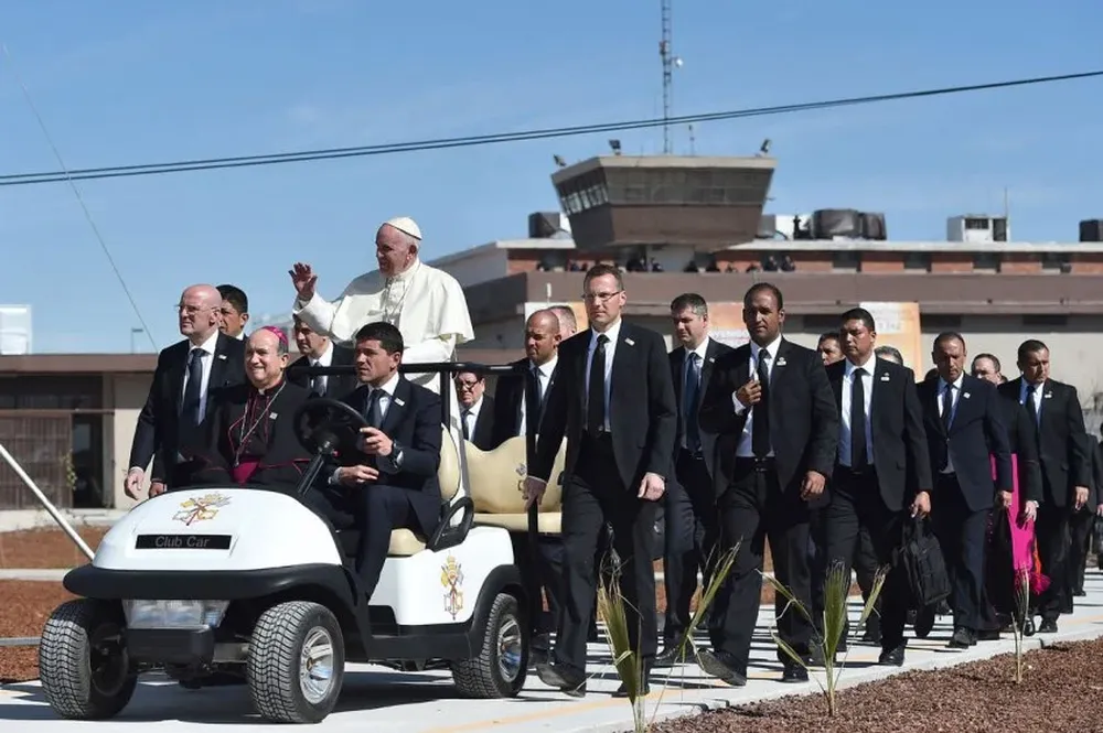 El papa Francisco cerró la gira por México en la fronteriza y tensa Ciudad Juárez