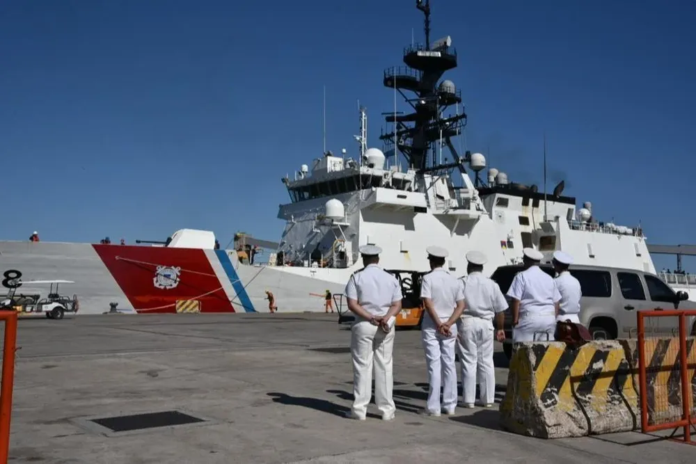 El buque realizará ejercicios con la armada uruguaya