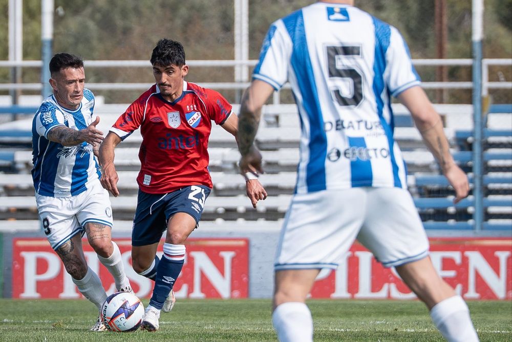 Lucas Rodríguez ante la marca de Brian Lozano