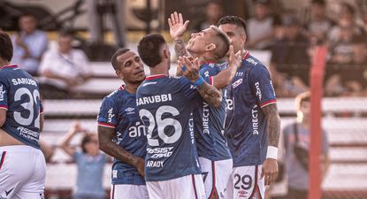 El festejo de Eduardo Vargas