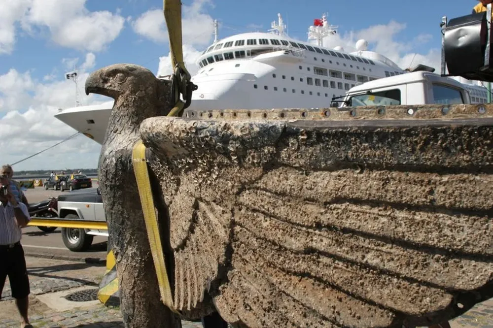 Las alternativas respecto a qué hacer con ese símbolo nazi están repletas de tensiones.