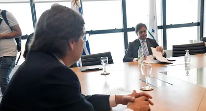 una grabacion, papeles triturados y la economia tensan el vinculo gobierno-oposicion