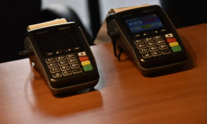 Taxis obligados a instalar POS antes del 5 de noviembre para obtener habilitación