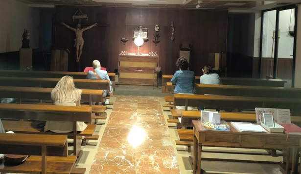 La iglesia permanece día y noche. (Diócesis de Alcalá)