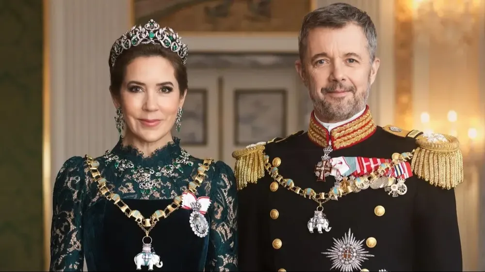 Federico y Mary de Dinamarca en su primer retrato oficial como reyes