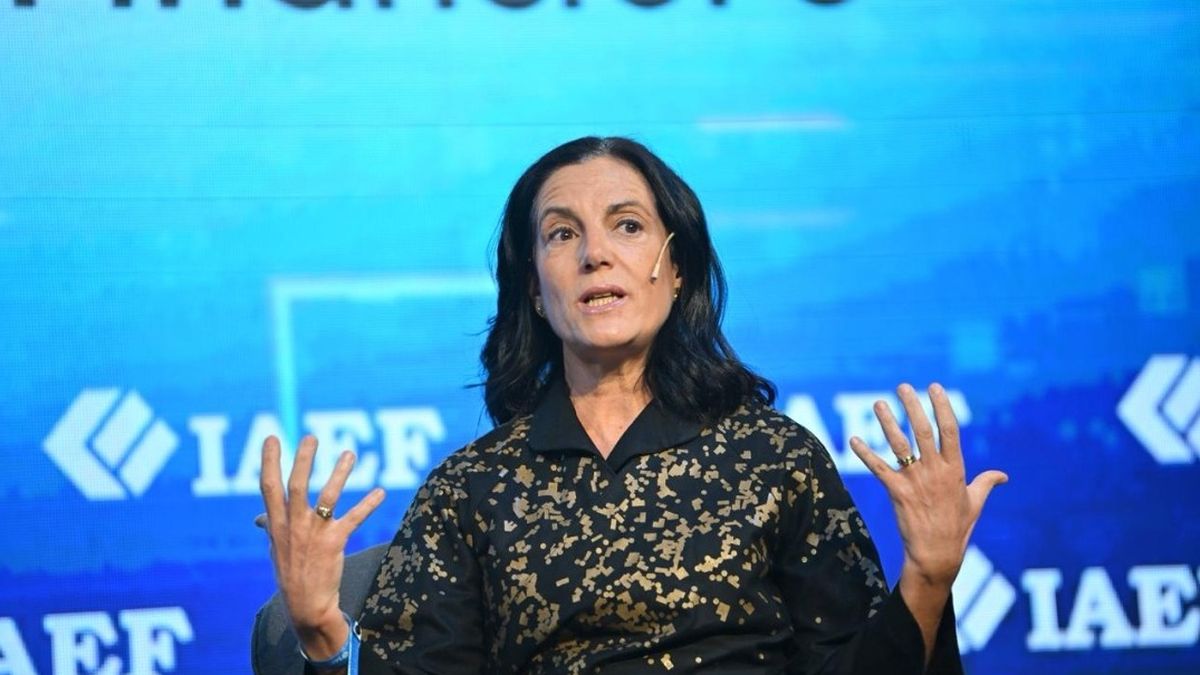 Uruguay: Arbeleche destaca necesidad de inversión y AI para crecer