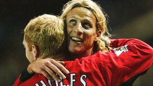 Diego Forlán y Paul Scholes en Manchester United