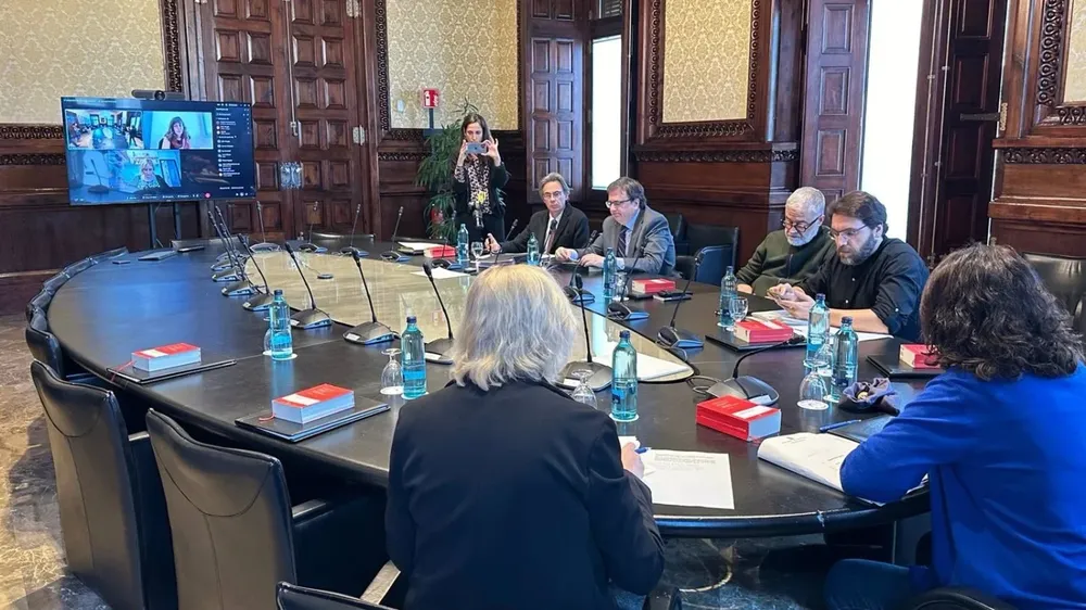 La Mesa del Parlament admite a trámite una ILP que pide declarar la independencia de Cataluña