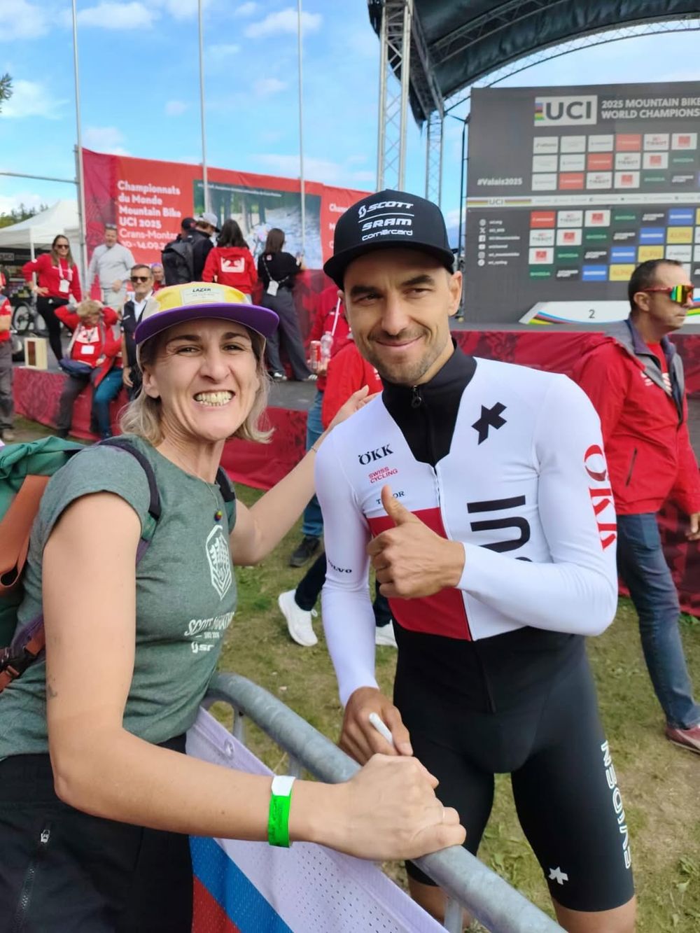 Ana Laura Fontes y Nino Schurter en el Mundial de MTB en Suiza