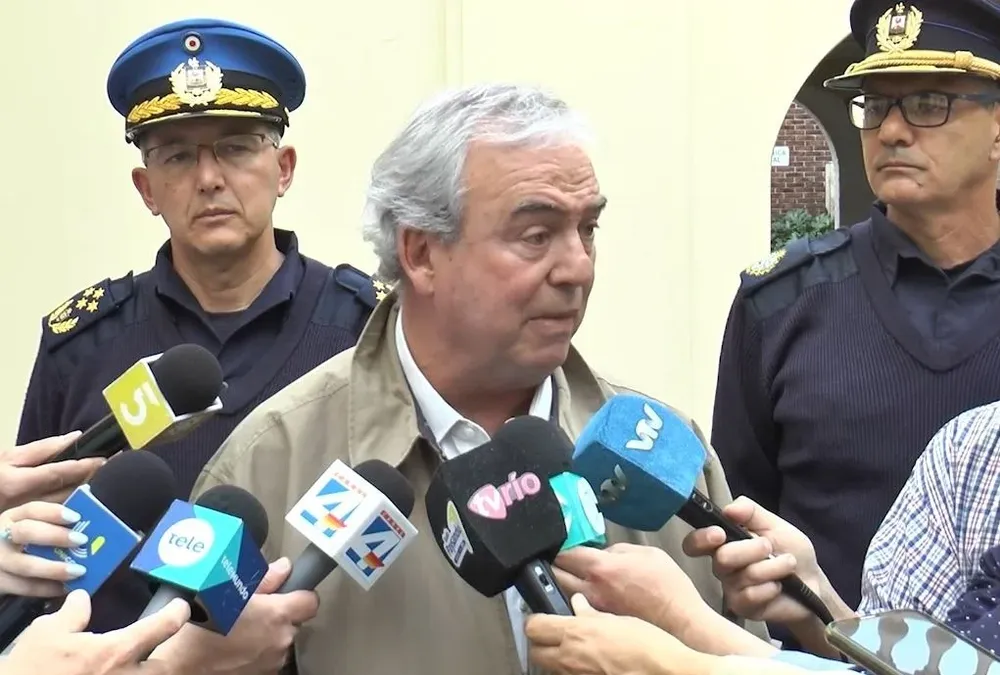El ministro Heber durante la rueda de prensa en Paysandú