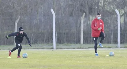 Algunos jugadores utilizaron tapabocas