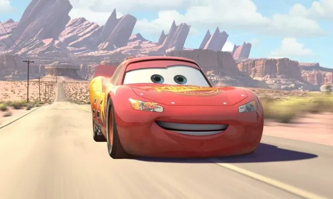 La evolución del Rayo McQueen, el auto estrella de Cars