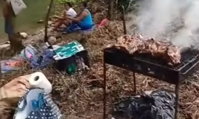 Un grupo de personas fue sorprendido haciendo barbacoa por la Policía de Navarra en zonas de riesgo por incendios.&nbsp;