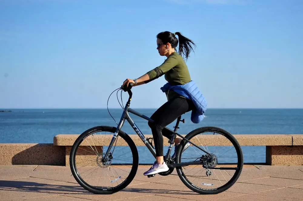 En el área metropolitana (Montevideo), Inumet espera un cielo entre claro y algo nuboso todo el día, con neblinas en la mañana.