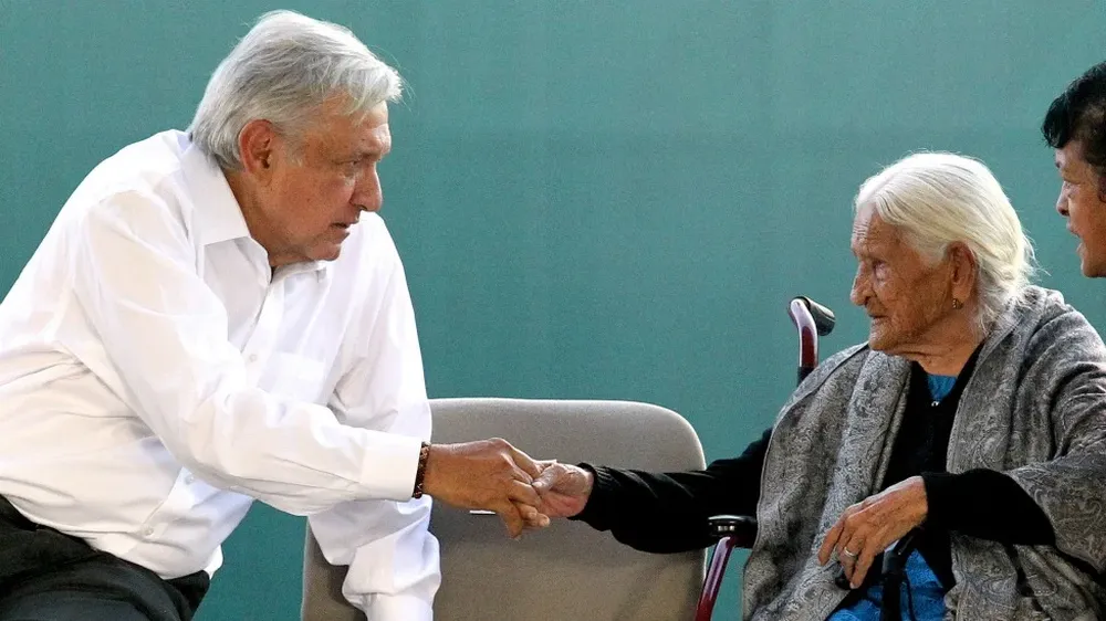 La austeridad republicana beneficia a los ancianos en México.