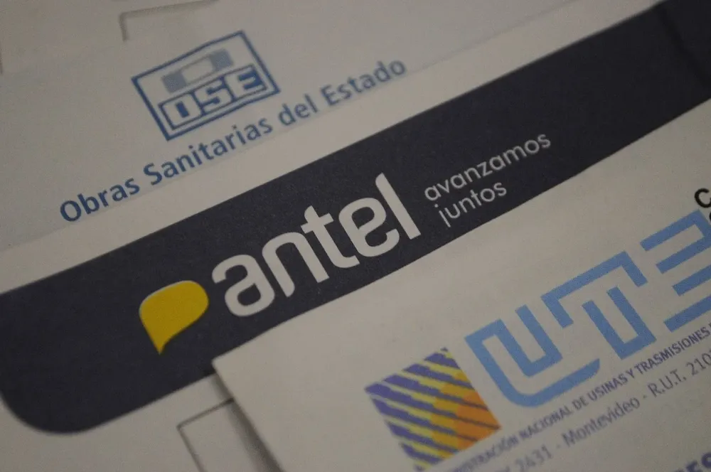 Las tarifas de UTE y OSE subirán 3,5% y 6% respectivamente desde enero.