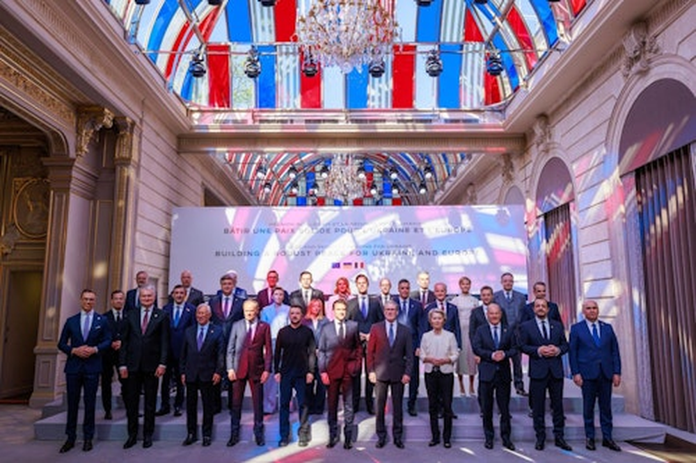 Foto de familia de los líderes europeos reunidos en París.