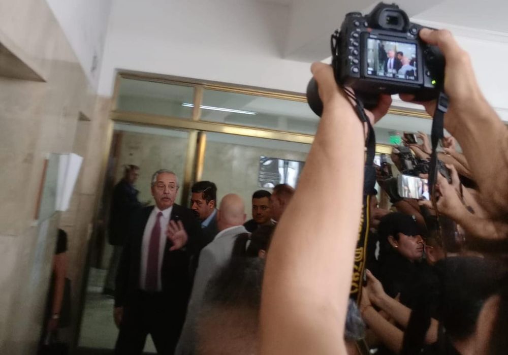 La audiencia duró unos 40 minutos y finalizó con la retirada de Fernández de los tribunales sin realizar declaraciones a la prensa.