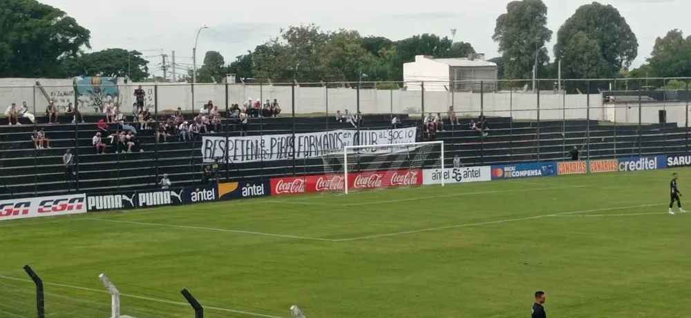 La bandera en Jardines