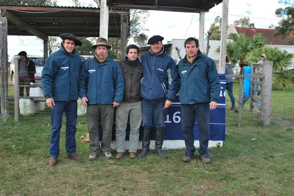 El equipo de Valdez y Cía que trabajó en el remate