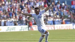 Alfonso Espino celebra su golazo