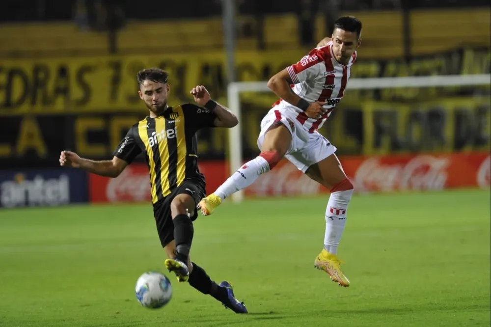 Pedro Milans, lateral con subida