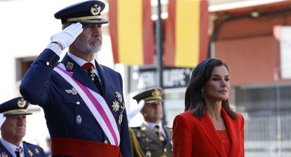 El rey Felipe VI y la reina Letizia presiden en Oviedo el acto central conmemorativo del Día de las Fuerzas Armadas